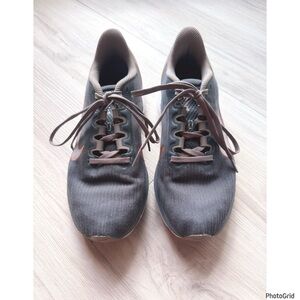 Nike Air Zoom Winflo-09 Dark Smoke Grey & Metallic Copper Size 6.5